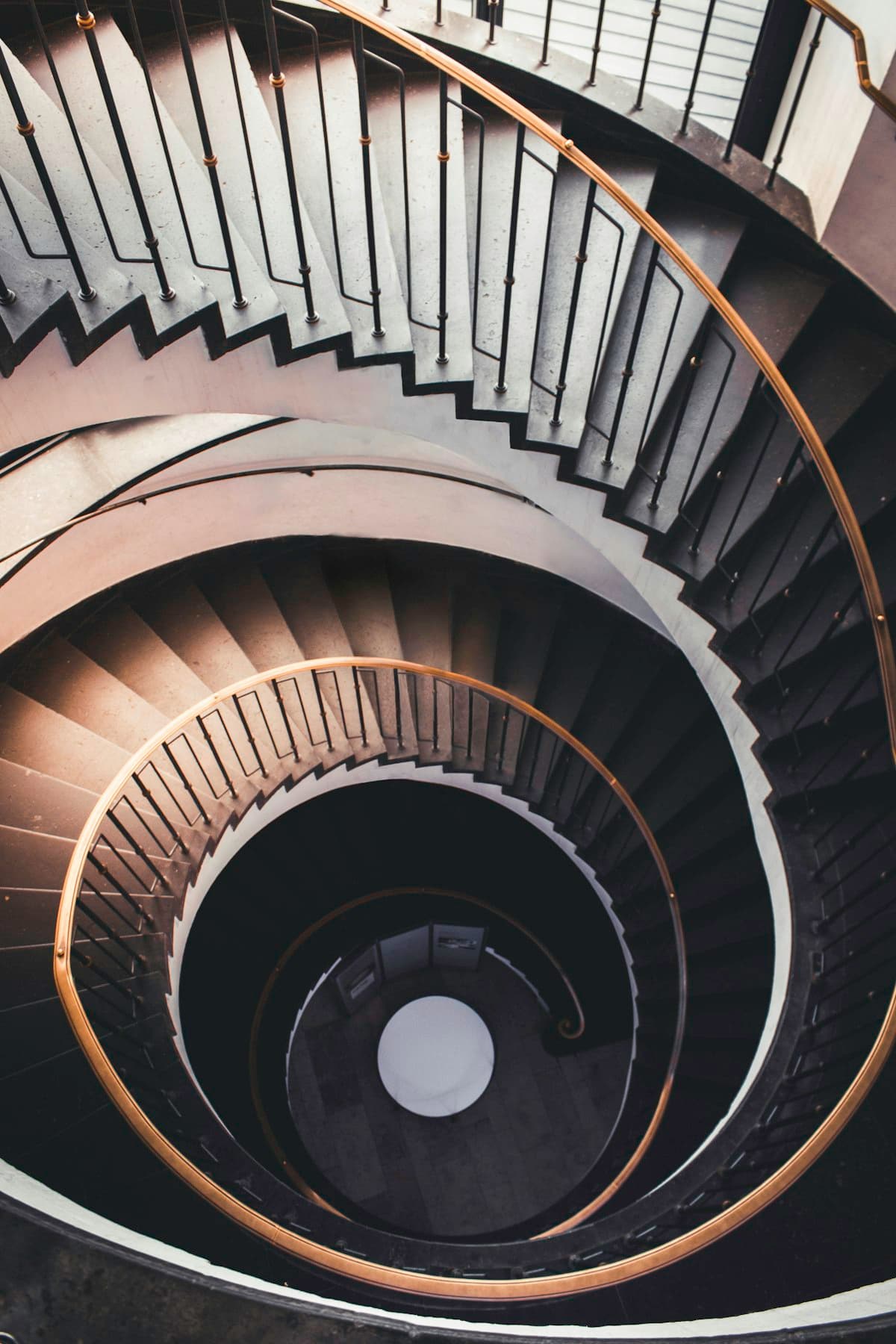 Sauberes Treppenhaus in einem Mehrfamilienhaus