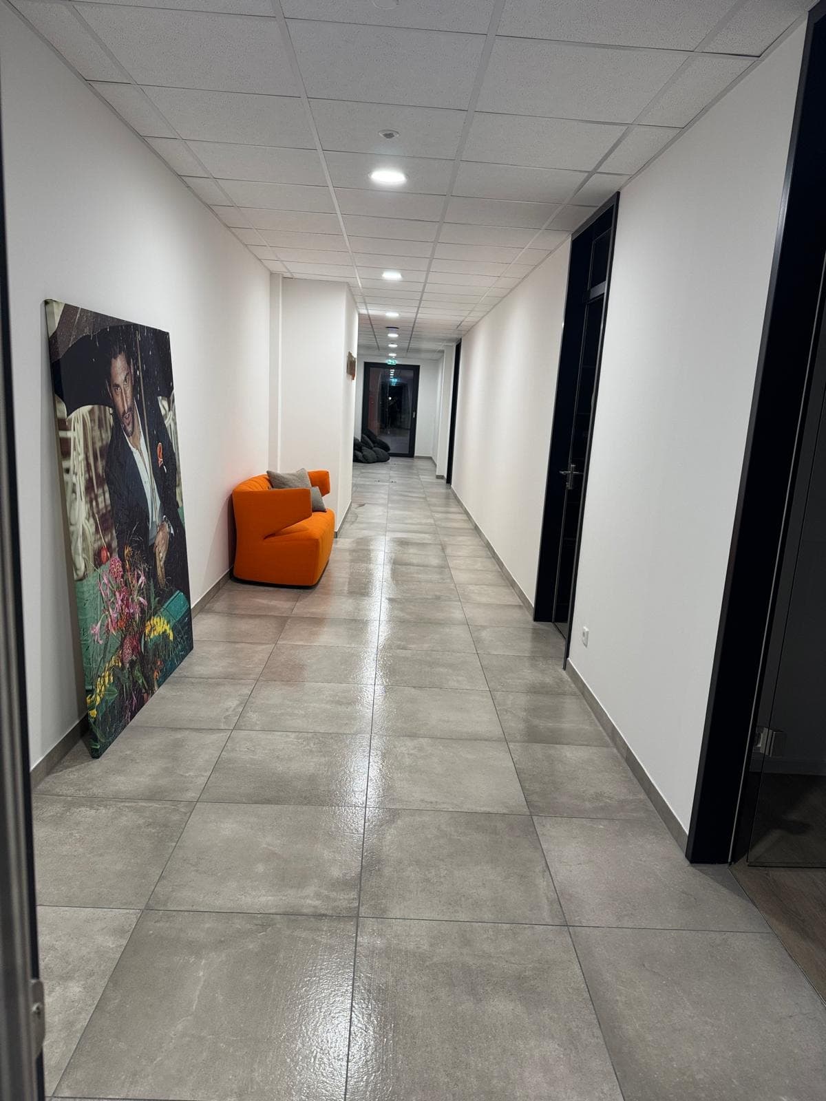 Büroreinigung — gepflegter Flur